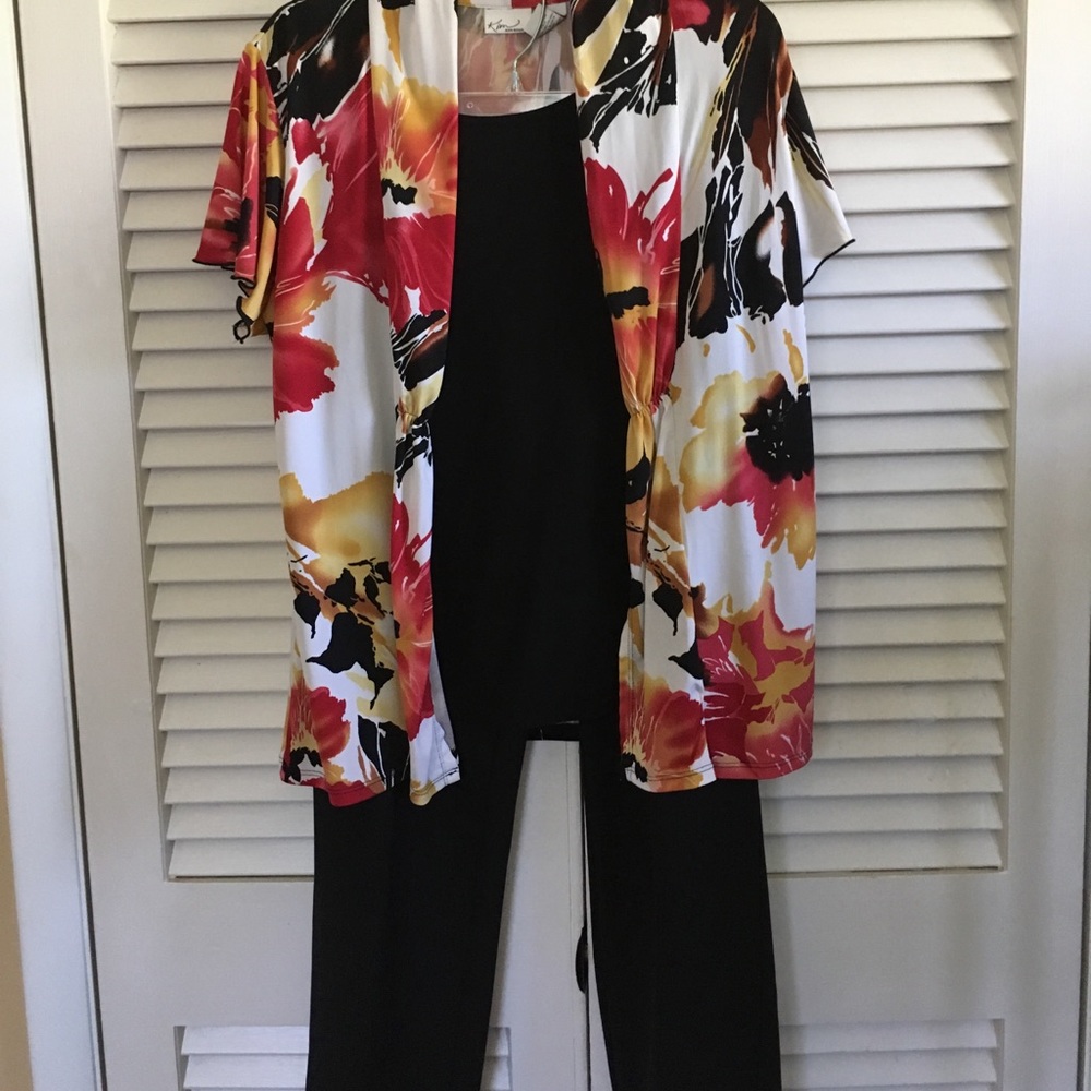 Flutter sleeved twofer blouse